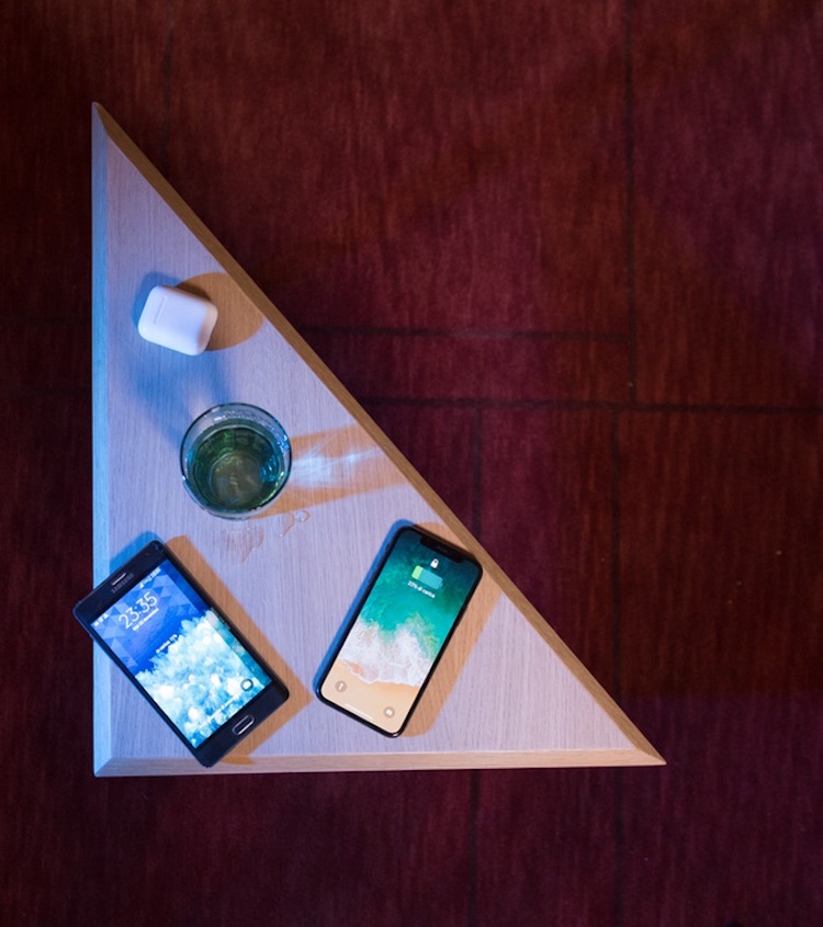 MOBILE Wireless Charging Table