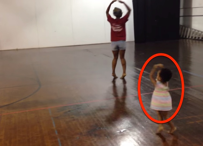 2 Year-Old Girl Leads The Dance To Sia's Chandelier, And It's Amazing!