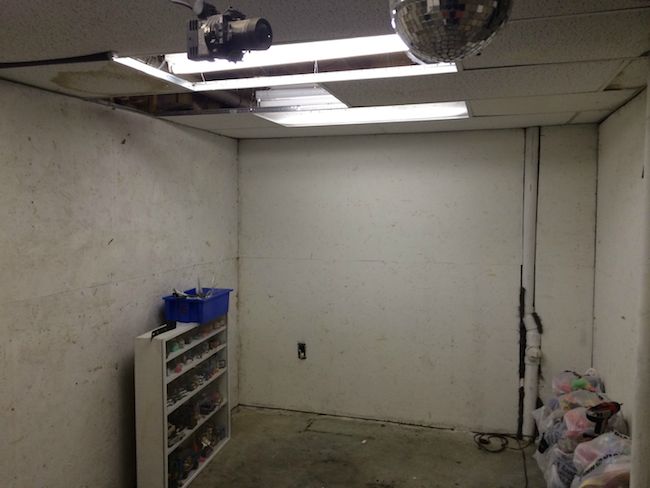 Guy Spends $100 To Turn This Basement Room Into A Rustic Cabin Man Cave