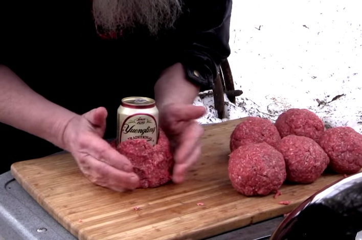 He Wraps A Beer Can With Ground Beef, And Now I'm Drooling.
