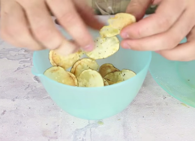 How To Make Potato Chips At Home In Less Than 5 Minutes