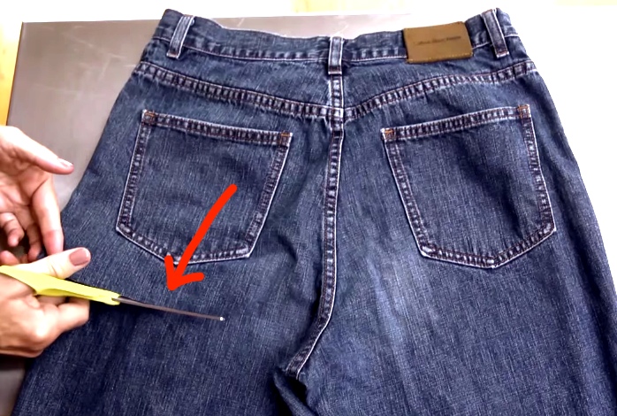 She Cuts Up Her Jeans For The Perfect Denim DIY Project