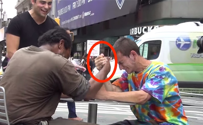 2 Homeless Men Arm Wrestle For Money, But No One Expected Things To End This Way