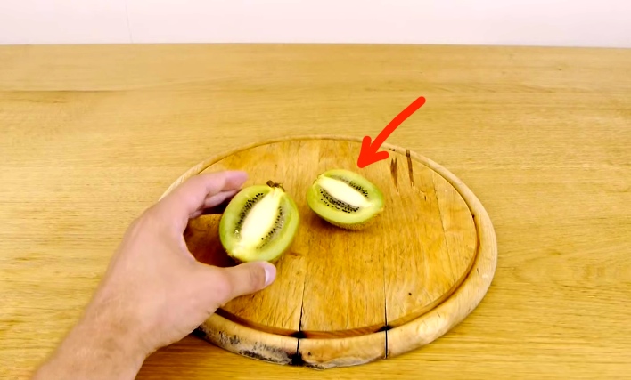 How To Peel A Mango, An Avocado Or A Kiwi In Less Than A Second