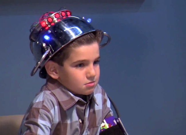 Jimmy Kimmel Puts A Fake Lie Detector On A Kid And Messes With Him
