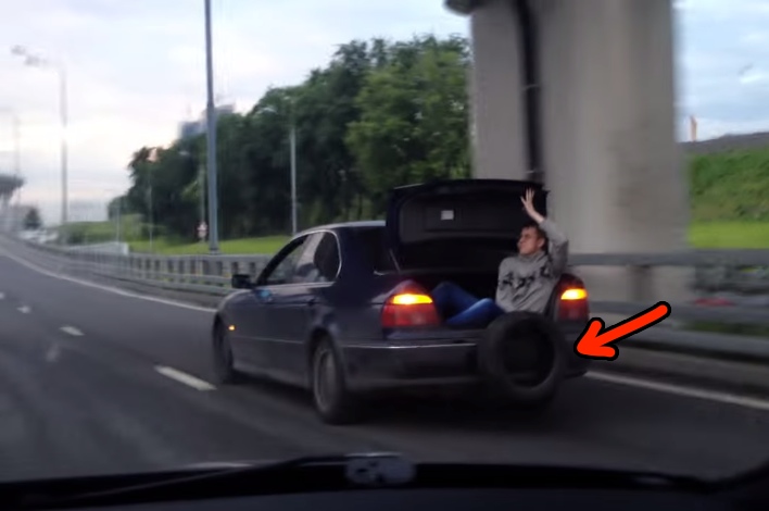 How Russians Tow Their Car
