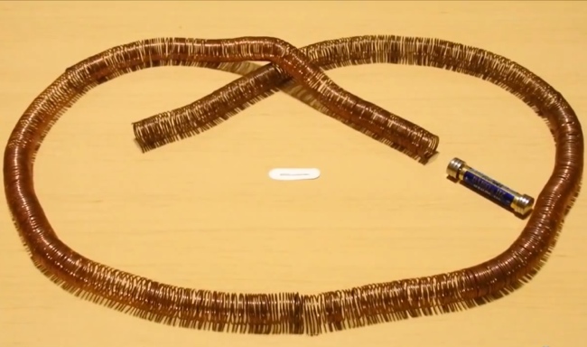 World's Simplest Electric Train