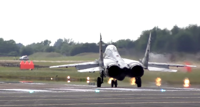 Watch This Fighter Jet's Spectacular Vertical Takeoff