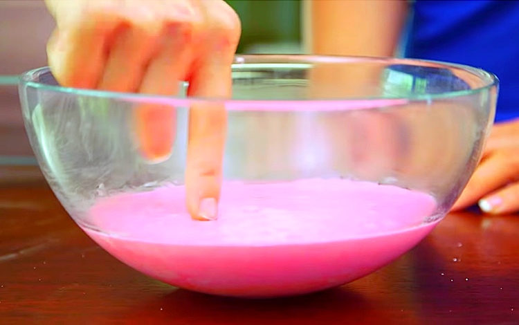 3 Amazing Science Experiments You Can Do With Just A Few Simple Ingredients