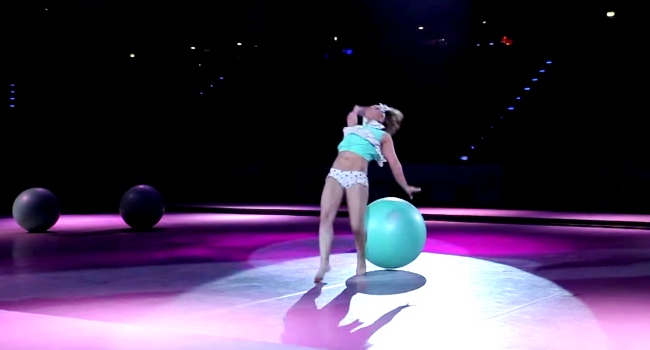 This Girl's Ball Show Is Outstanding