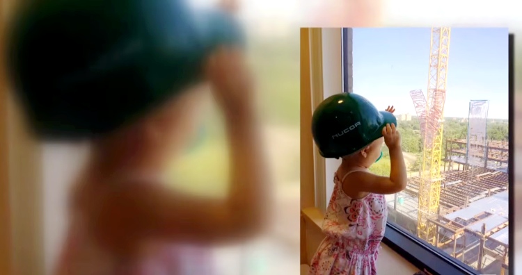 A Toddler Gets A 'Get Well' Message From Construction Workers