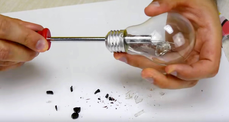 5 Creative Uses For Light Bulbs