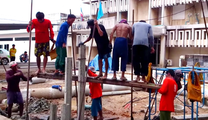 Thai Workers Create A Musical Pile Driver And It's Amazing