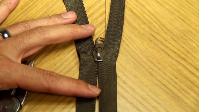 Never Fight With A Broken Zipper Again. This Simple Hack Fixes Them In Seconds!