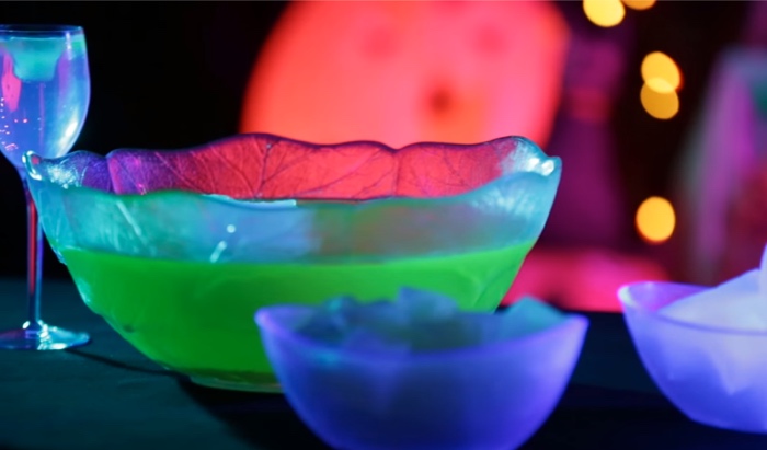 Halloween DIY Glow In The Dark Drinks Using Vitamins
