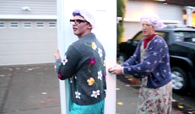 Two Pranksters Go Reverse Trick-Or-Treating