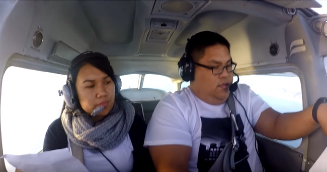 Man Proposes To His Girlfriend In Flight During An "Emergency"!