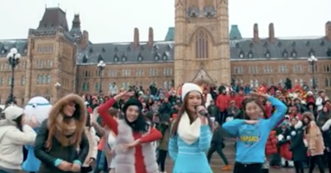 600 People Join A Flash Mob To Celebrate Chinese New Year In Ottawa, Canada