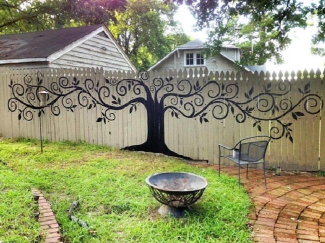 Springtime Inspiration For Turning Your Drab Fence Into A Fab Fence