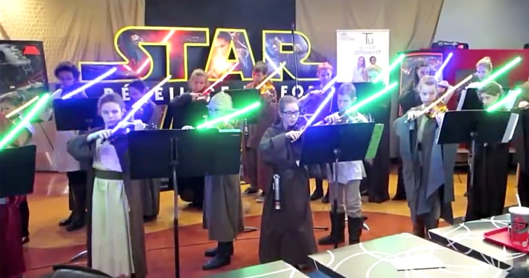 These Kids Dressed As Jedi And Played Their Violins With Lightsabers