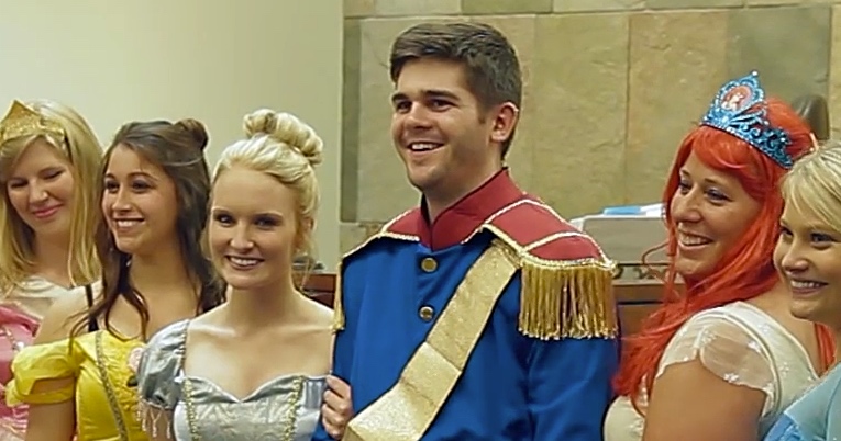 Courtroom Dresses Up As Disney Characters For 5 Year-Old