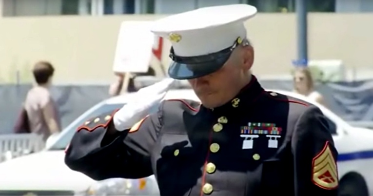 Injured Marine Holds Salute For 3 Hours To Pay Tribute To Our Soldiers