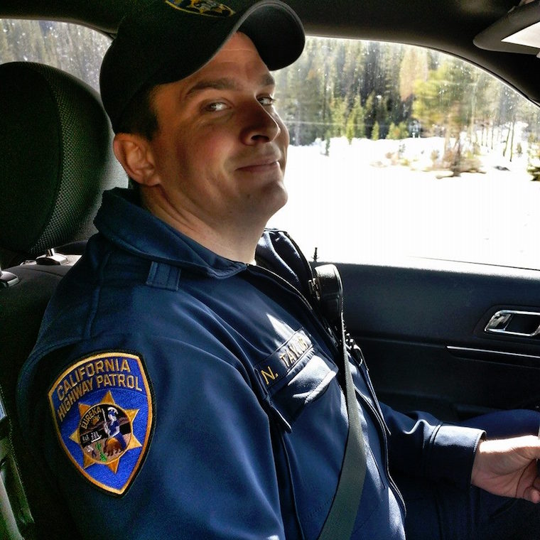 Hitchhiker Writes This Online After Police Officer Gives Him A Ride Home From Failed Ski Trip