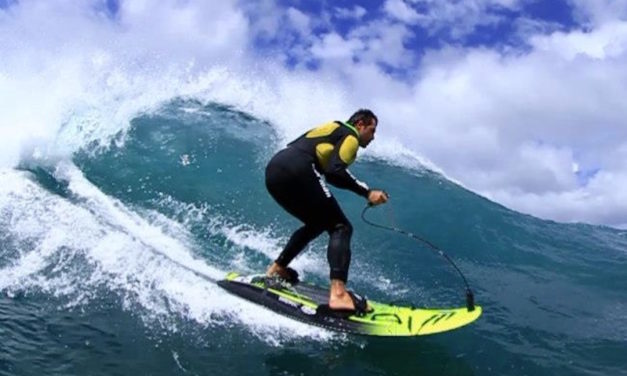 The Motorized Surfboard Lets You Surf Even the Calmest of Waters with a Motor Strapped to the Board