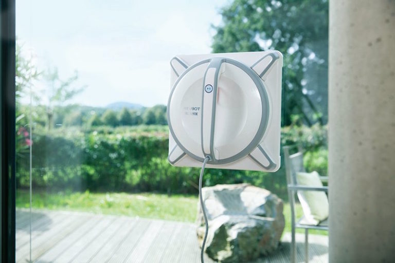 Winbot Automatically Clean Your Windows with the Touch of a Button