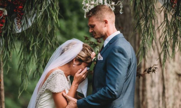 Bride’s Grandfather Speaks at Her Wedding in the Most Incredible Way