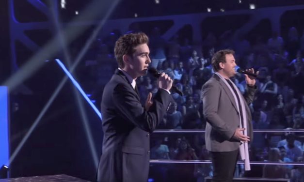 Two Men Join on Stage for Gorgeous Duet of “You Raise Me Up”