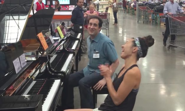 Costco Employee Sits Down to Play Piano, Shopper Jumps in for Unexpected Duet