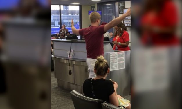 Southwest Agent Says Next Customer Has to Sing, Random Guy Turns Airport into Karaoke