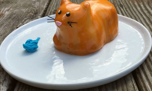 A Cupcake Mold for Baking Truly 3D Cat-Shaped Cupcakes