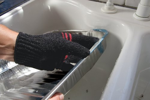 Hyde Glove: Scrub, Brush and Clean with a Glove