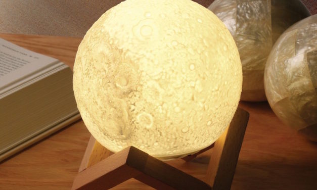 Moon Accent Lamp: The Lamp That Shows Off Your Love for Space