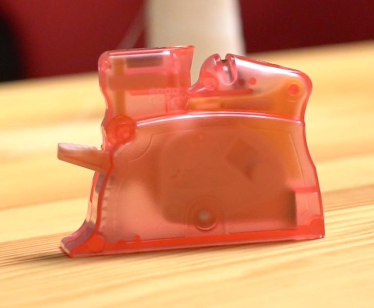 Clover Desk Needle Threader The Easiest Way to Thread Your Needle