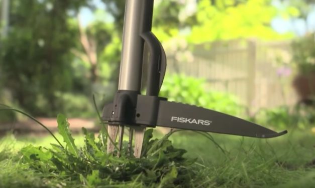 Fiskars Deluxe Stand-Up Weeder: Weed Your Garden Without Bending Over