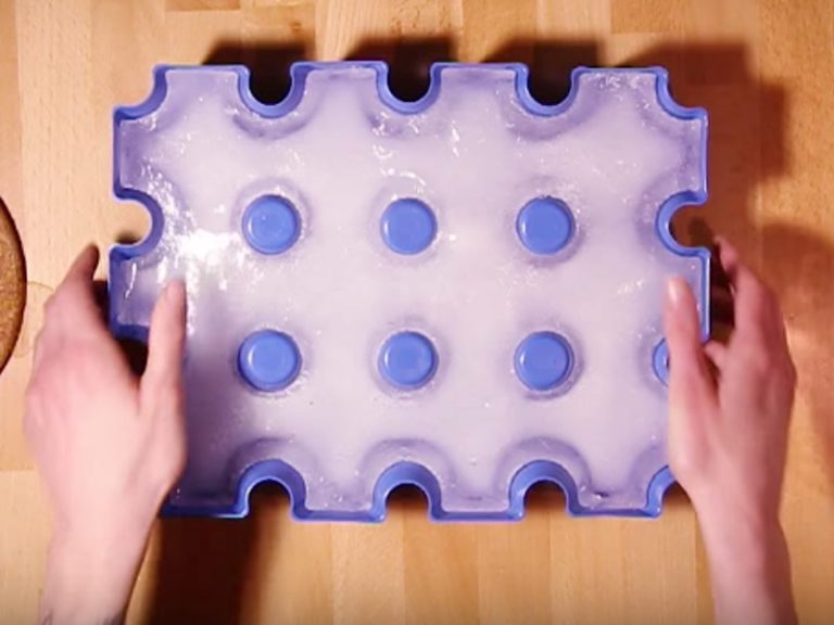 SL Eisblock Use Only One Ice Block to Cool a Whole Case of Beer