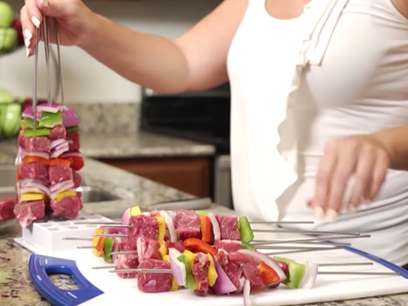 Brochette Express Make 16 Skewers At The Same Time