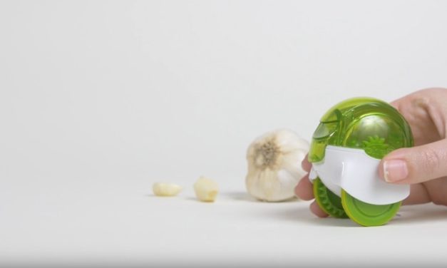 Chef’n Garlic Zoom: Chop Up Your Garlic Mess-Free